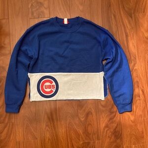 Chicago Cubs cropped sweatshirt, size M.